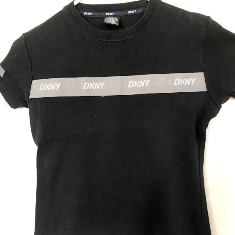 Women's DKNY black short sleeves t-shirt